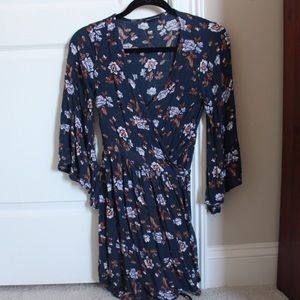 American Eagle long sleeve blue floral dress